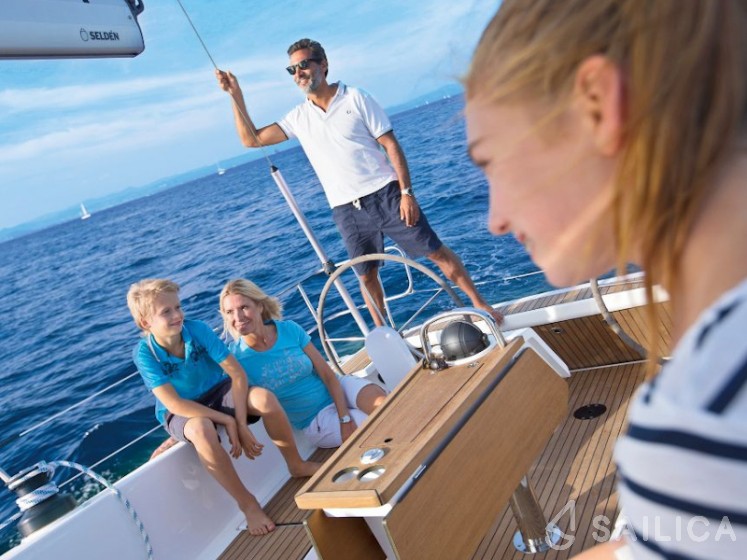 Bavaria 41 Cruiser - Yacht Charter Sailica