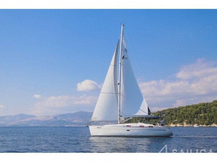 Bavaria 37 Cruiser - Yacht Charter Sailica