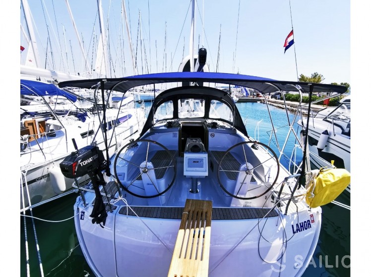 Bavaria 37 Cruiser - Yacht Charter Sailica