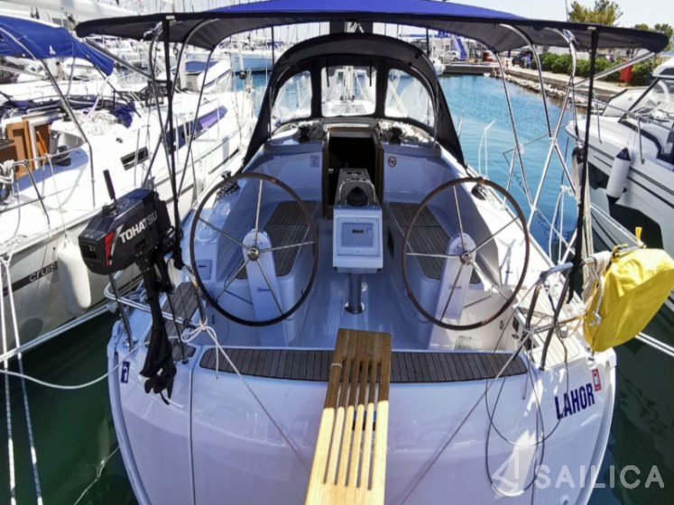 Bavaria 37 Cruiser - Yacht Charter Sailica