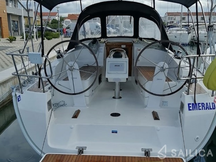 Bavaria 37 Cruiser - Yacht Charter Sailica