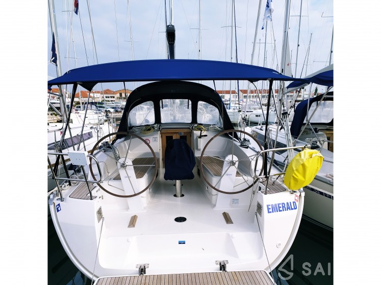 Bavaria 37 Cruiser - Yacht Charter Sailica