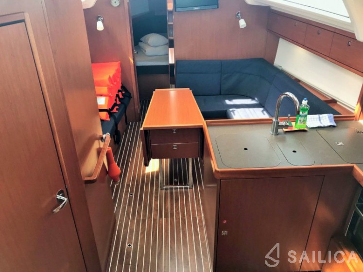 Bavaria 37 Cruiser - Yacht Charter Sailica