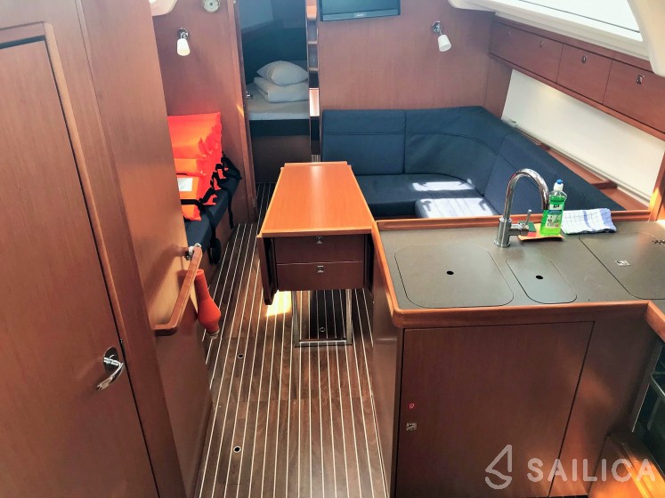 Bavaria 37 Cruiser - Yacht Charter Sailica