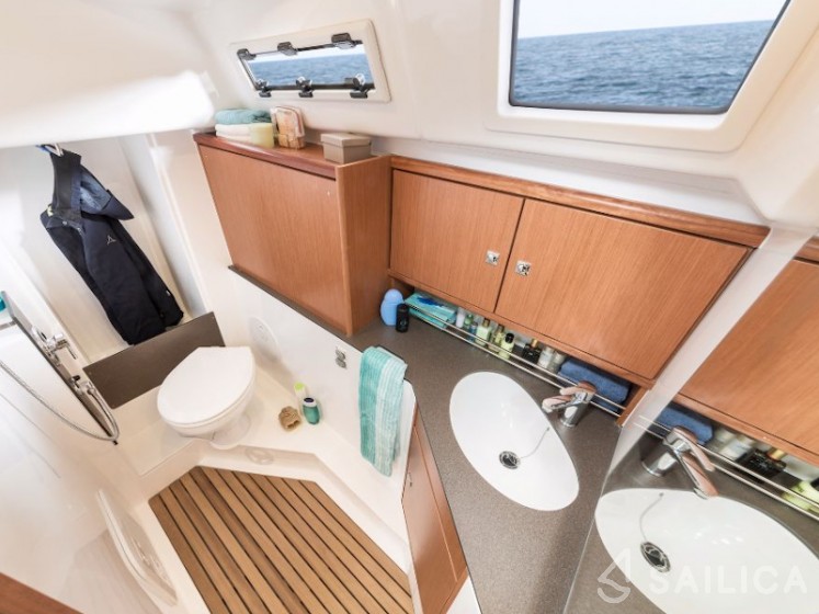Bavaria 34 Cruiser - Yacht Charter Sailica