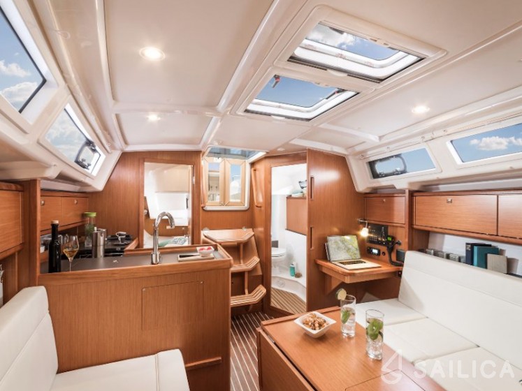 Bavaria 34 Cruiser - Yacht Charter Sailica