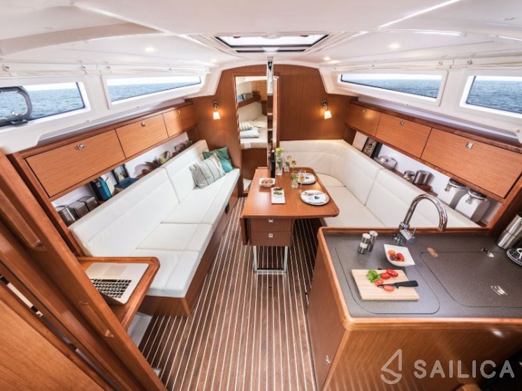 Bavaria 34 Cruiser - Yacht Charter Sailica