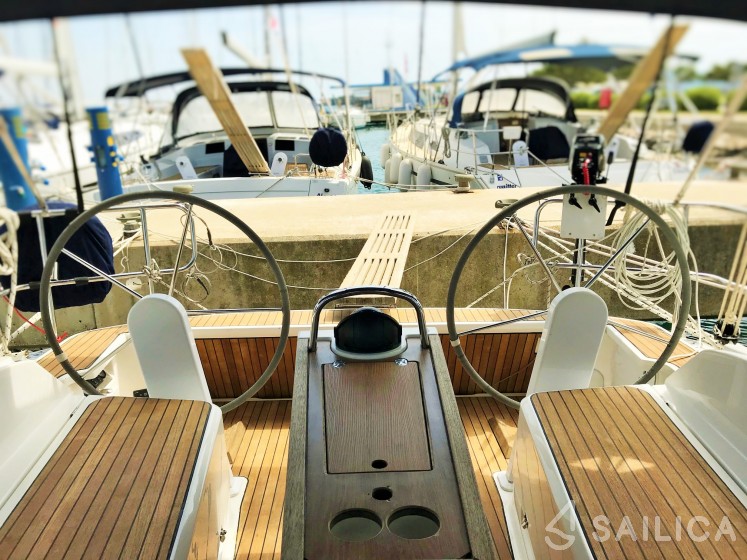 Bavaria 34 Cruiser - Yacht Charter Sailica