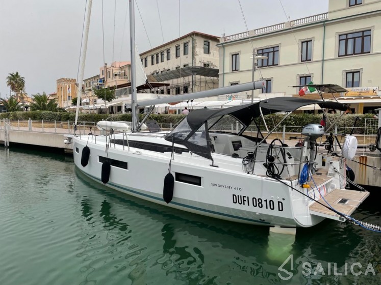 Sun Odyssey 410 - Yacht Charter Sailica