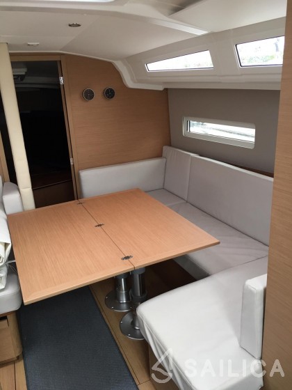 Sun Odyssey 410 - Yacht Charter Sailica