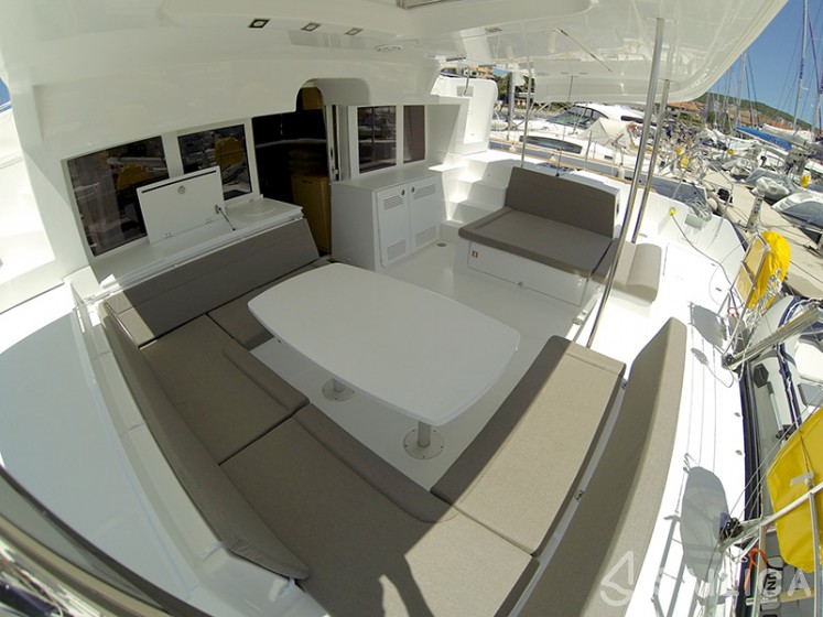 Lagoon 450 - Yacht Charter Sailica