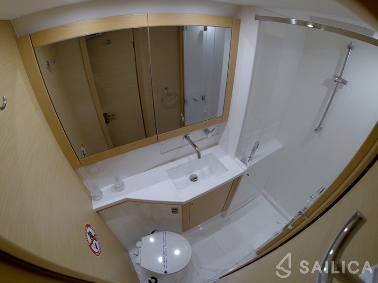 Lagoon 450 - Yacht Charter Sailica