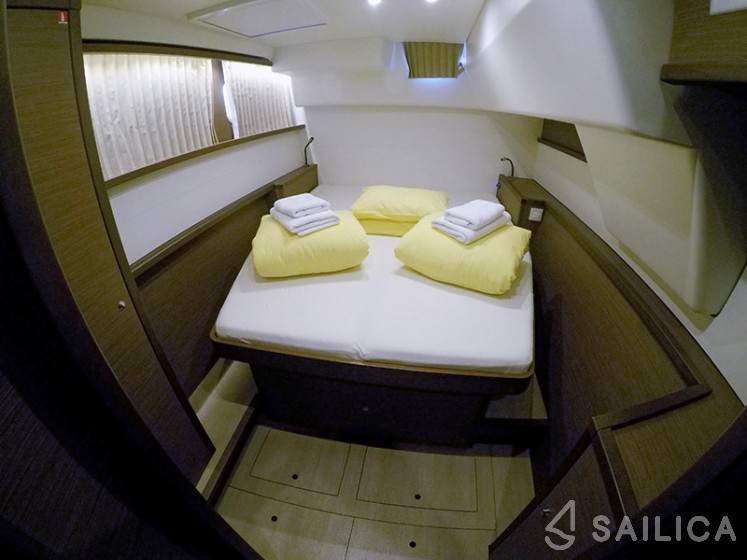 Lagoon 450 - Yacht Charter Sailica