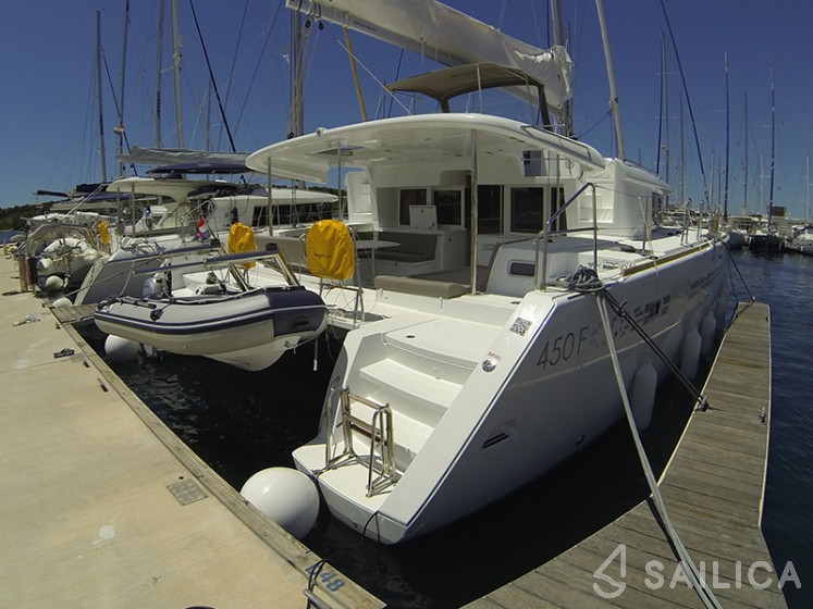 Lagoon 450 - Yacht Charter Sailica