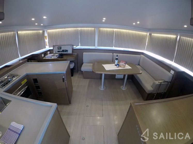 Lagoon 450 - Yacht Charter Sailica