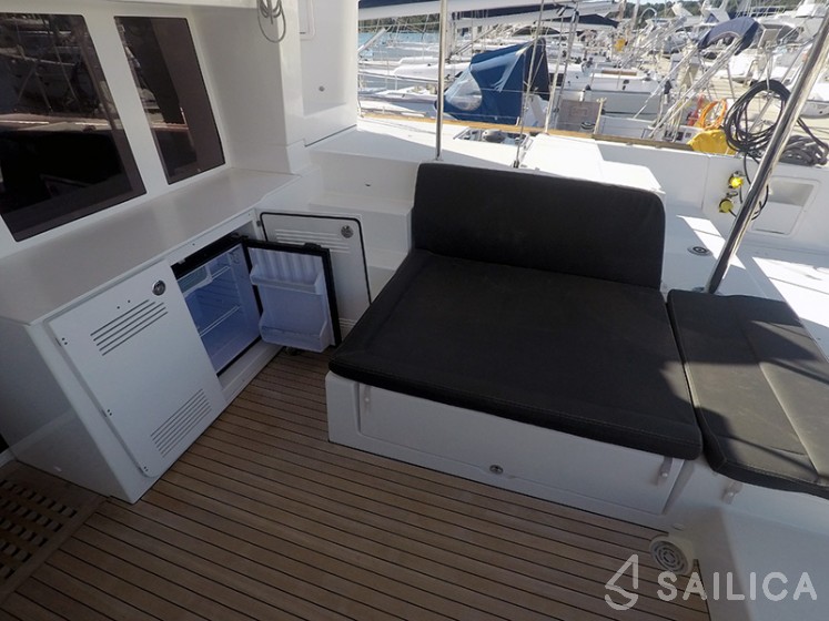 Lagoon 450 - Yacht Charter Sailica