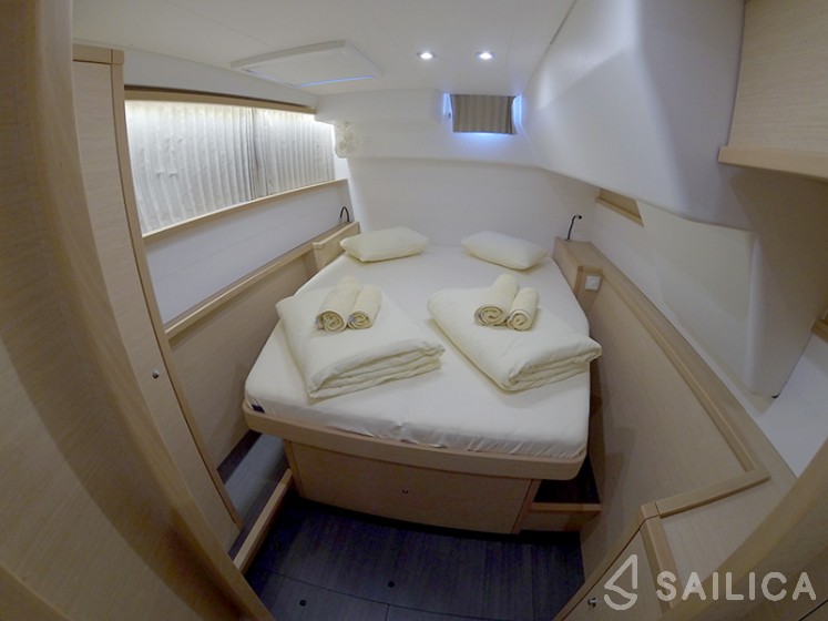 Lagoon 450 - Yacht Charter Sailica