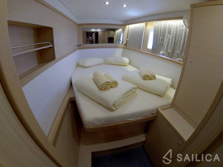 Lagoon 450 - Yacht Charter Sailica