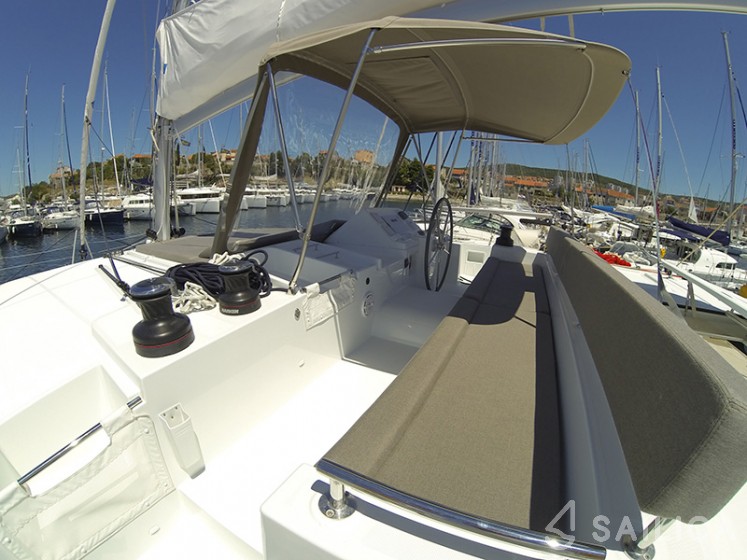 Lagoon 450 - Yacht Charter Sailica