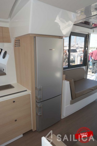 Bali 4.1 - Yacht Charter Sailica