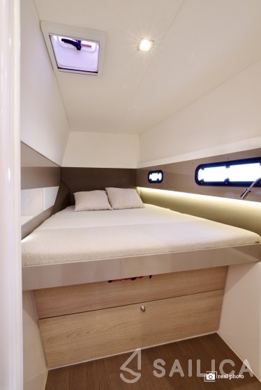 Bali 4.1 - Yacht Charter Sailica