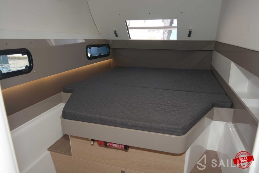 Bali 4.1 - Yacht Charter Sailica