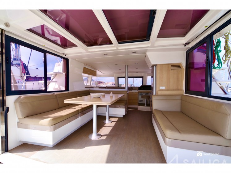 Bali 4.1 - Yacht Charter Sailica