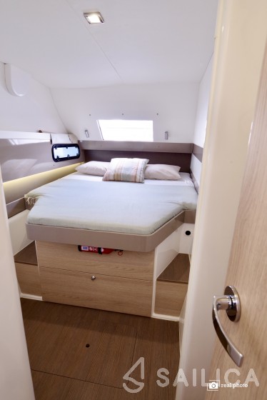 Bali 4.1 - Yacht Charter Sailica