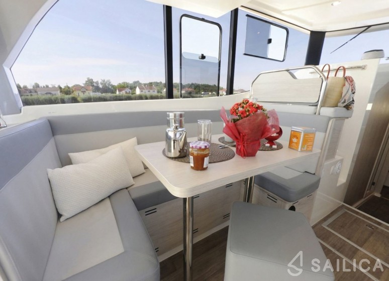Le Boat Horizon 2 - Yacht Charter Sailica