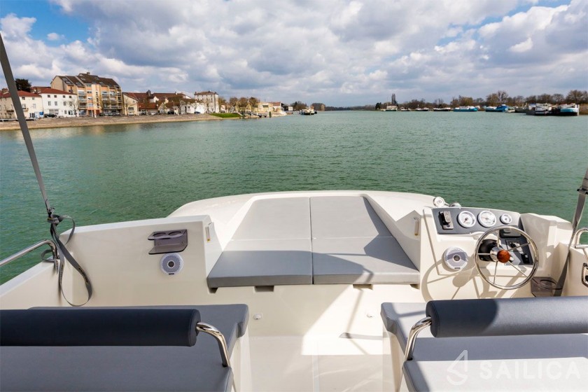 Le Boat Horizon 2 - Yacht Charter Sailica