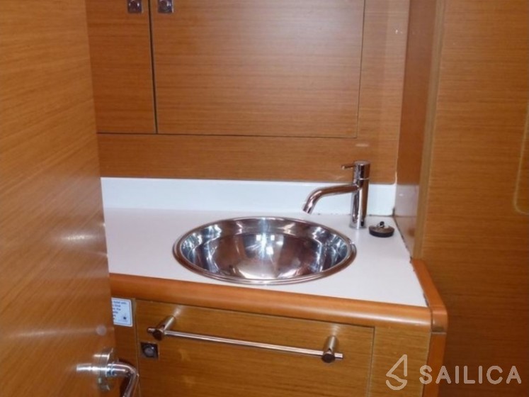Sun Odyssey 439 - Yacht Charter Sailica