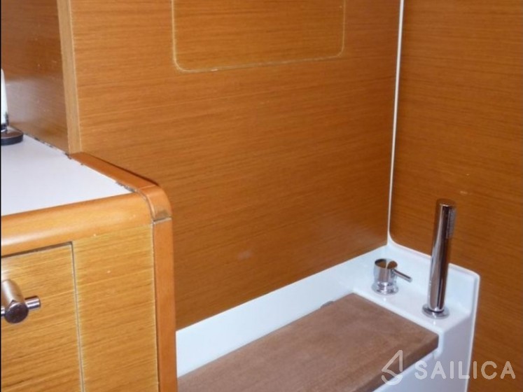 Sun Odyssey 439 - Yacht Charter Sailica