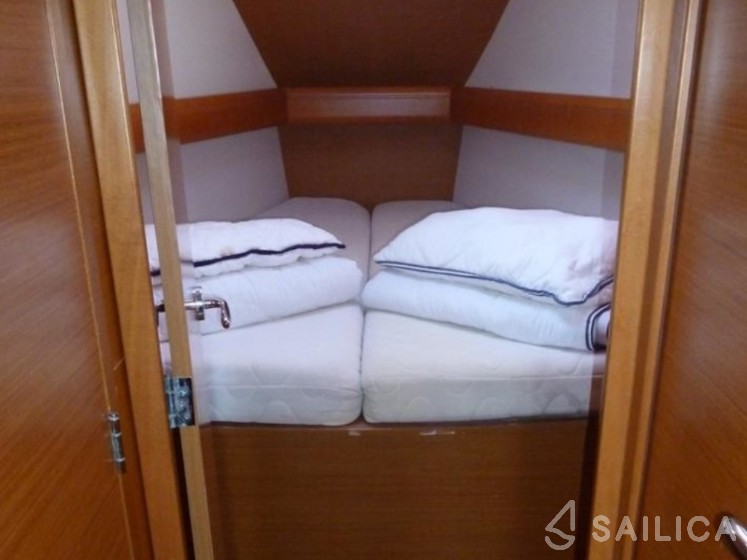 Sun Odyssey 439 - Yacht Charter Sailica