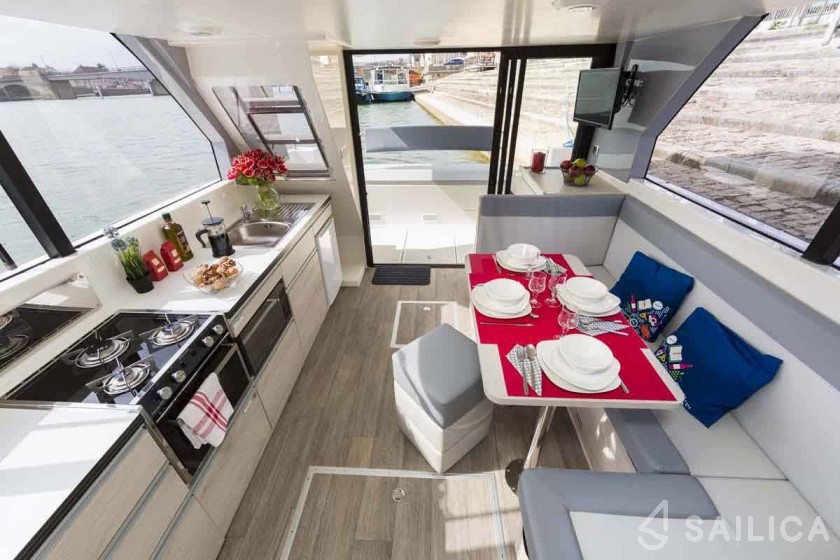 Le Boat Horizon 2 - Yacht Charter Sailica