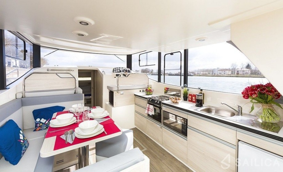 Le Boat Horizon 2 - Yacht Charter Sailica