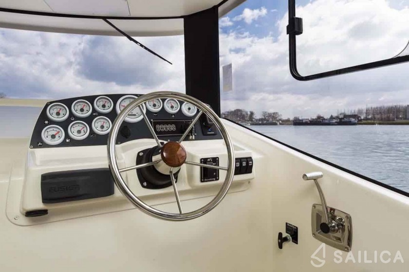 Le Boat Horizon 2 - Yacht Charter Sailica