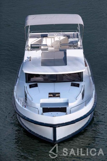 Le Boat Horizon 2 - Yacht Charter Sailica