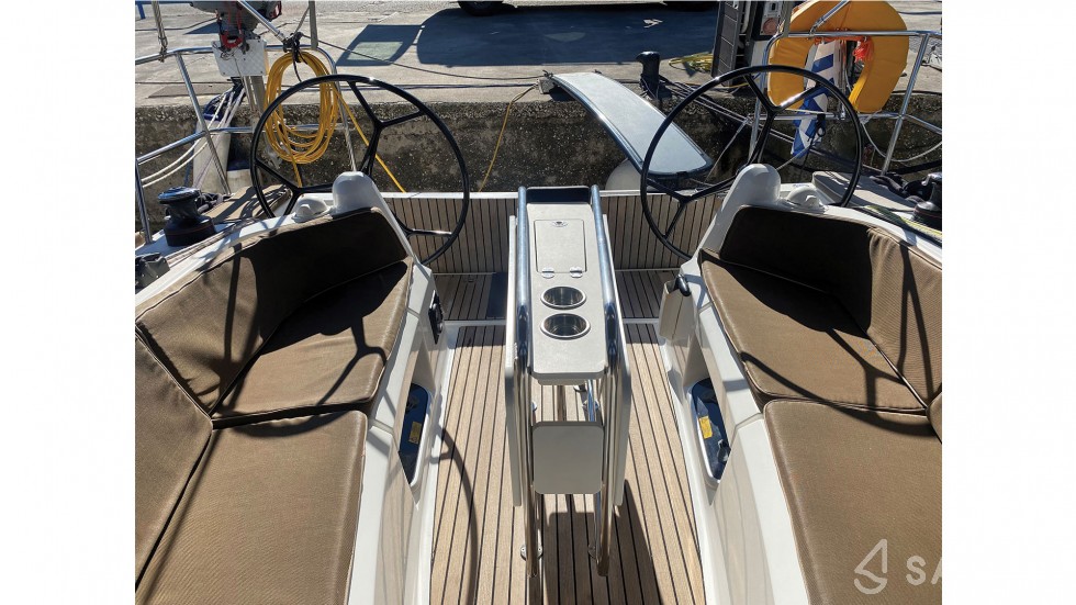 Sun Odyssey 34 - Yacht Charter Sailica