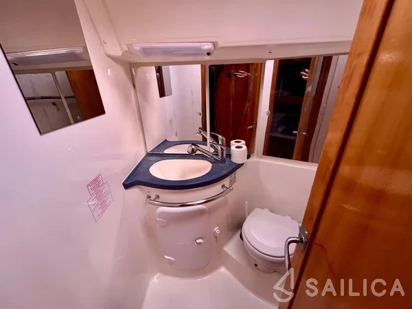 Bavaria 46 Cruiser - Yacht Charter Sailica