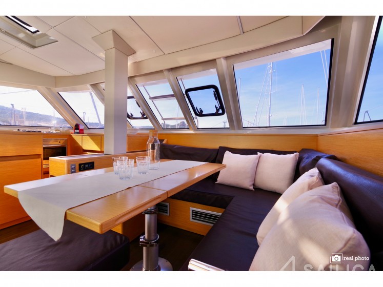 Nautitech 46 Fly - Yacht Charter Sailica