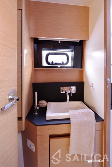 Nautitech 46 Fly - Yacht Charter Sailica