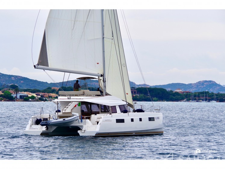 Nautitech 46 Fly - Yacht Charter Sailica