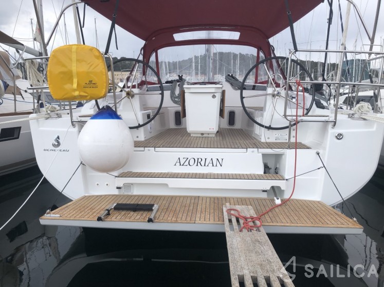 Oceanis 40.1 - Yacht Charter Sailica