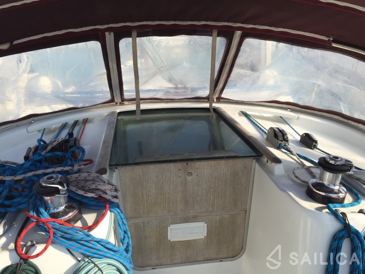 Oceanis 423 - Yacht Charter Sailica