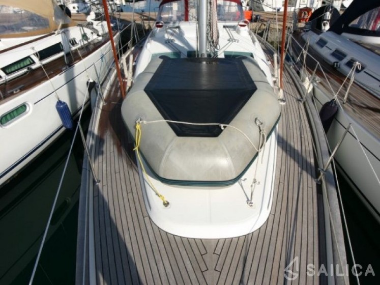 Oceanis 423 - Yacht Charter Sailica