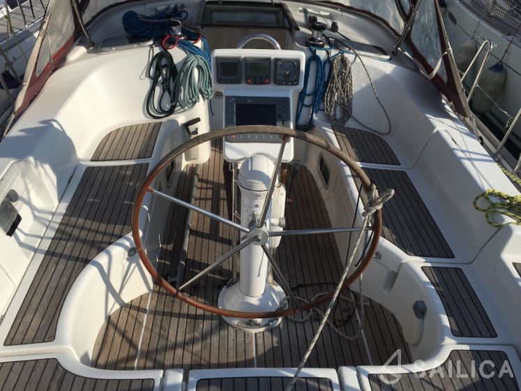 Oceanis 423 - Yacht Charter Sailica