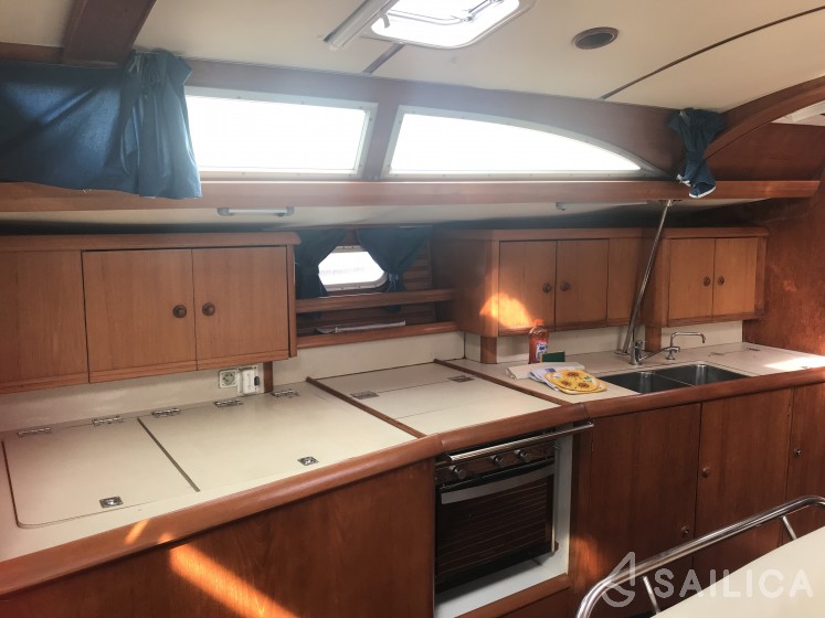 Sun Odyssey 45.2 - Yacht Charter Sailica