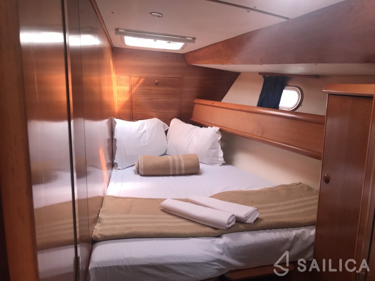 Sun Odyssey 45.2 - Yacht Charter Sailica