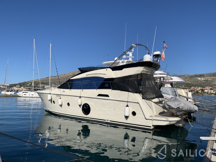 Monte Carlo 5 - Yacht Charter Sailica