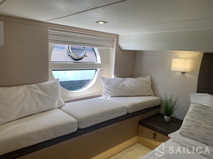 Monte Carlo 5 - Yacht Charter Sailica
